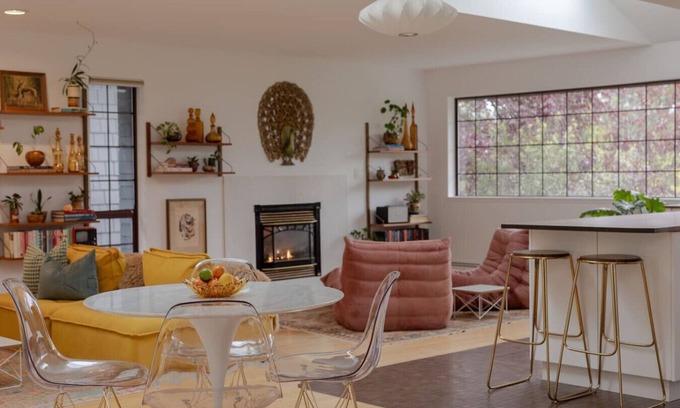 Tonquin Beach House | The Cougar Den Tofino