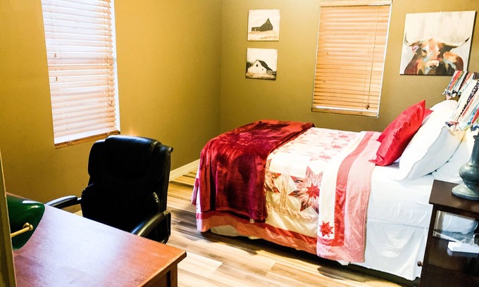 North Little Rock Cottage | The Country Quilt Cottage