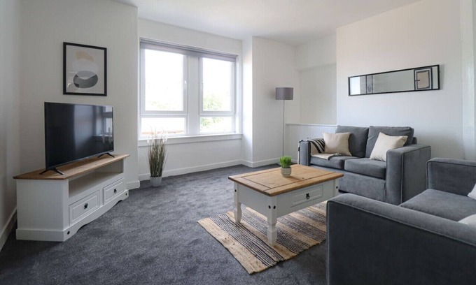 Gourock Apartment | The Cove Apartment - spacious and stylish apartment