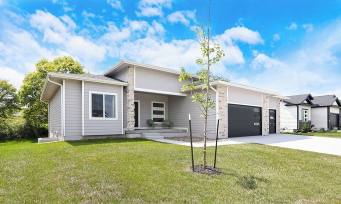 Polk City House | The Cove Vacation Home - Contemporary Ranch Near Saylorville Lake in Polk City!n