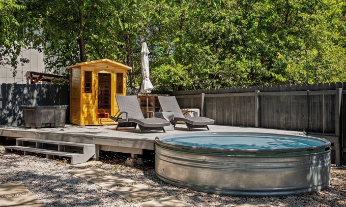 East MLK House | The Cozy Camper - Sauna, Cold Plunge & Pool