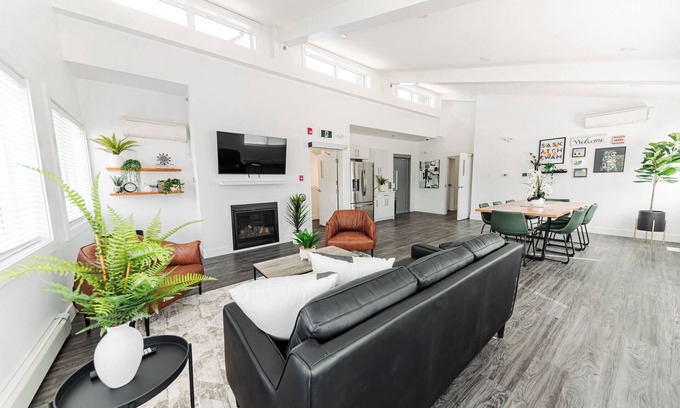 Regina House | The Cozy Nook Inn