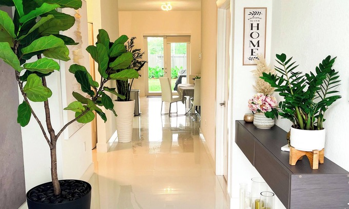 Homestead House | The Cozy Palm House