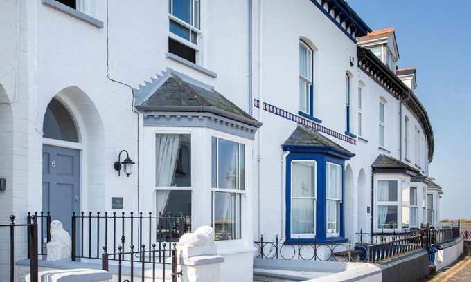 Appledore House | The Crab Shell