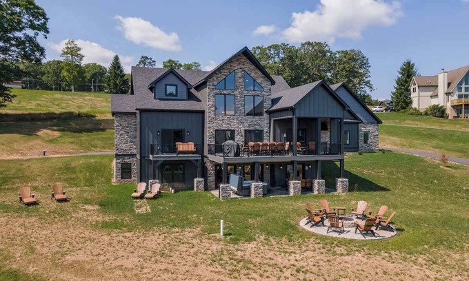 Swanton House | The Crooked Oak Lodge - Deep Creek Lake - Indoor Pool & Hot Tub - Dogs Welcome