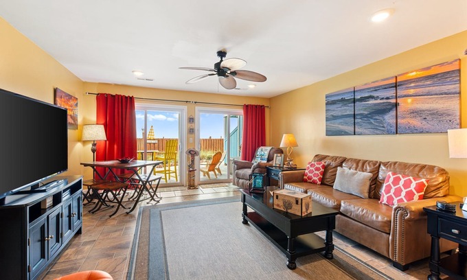 Kure Beach Condo | The Cure in Kure Beach, OCEAN FRONT,1 bedroom,1st floor sleeps 6