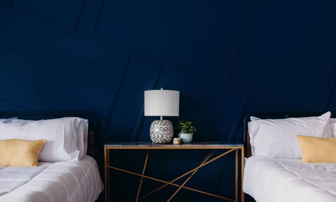 Byrdstown Bed & Breakfast | The Dale Hollow Room, Lakeside Inn at Dale Hollow