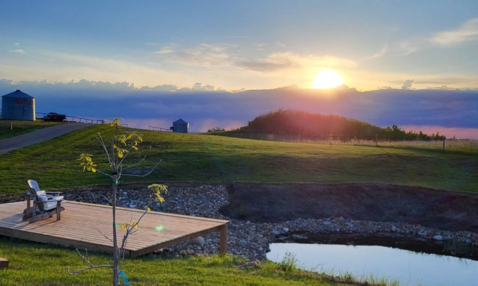 Batoche Cottage | The Deck House - Luxury Getaway