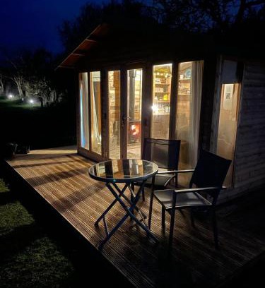 Muston Other | The Deer Hut at Carr House Farm