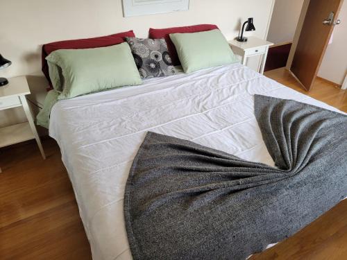 West Edmonton Bed & Breakfast | The Dewberry Homestay B&B