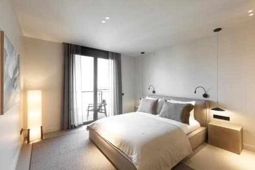 La Sagrada Familia Apartment | The Diagonal Sagrada by Sweett