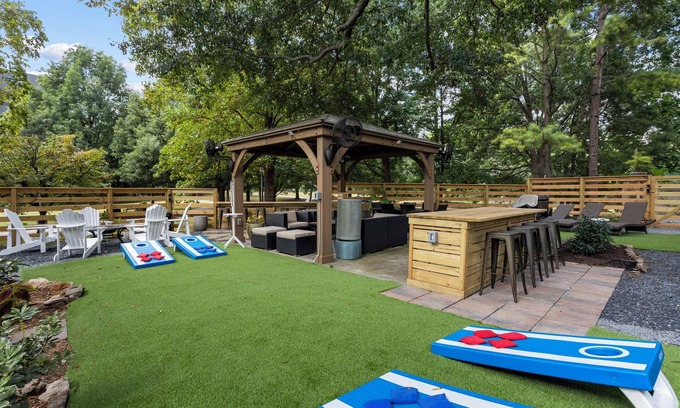 Old Fourth Ward Apartment | The Dobbs Atlanta Beltline 3BR/2BA | Gazebo | Cornhole | 1 Mile to Downtown
