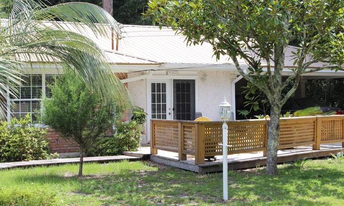 Jekyll Island Apartment | 'The Dollyanna' Luxury One-Bedroom Mini-Suite