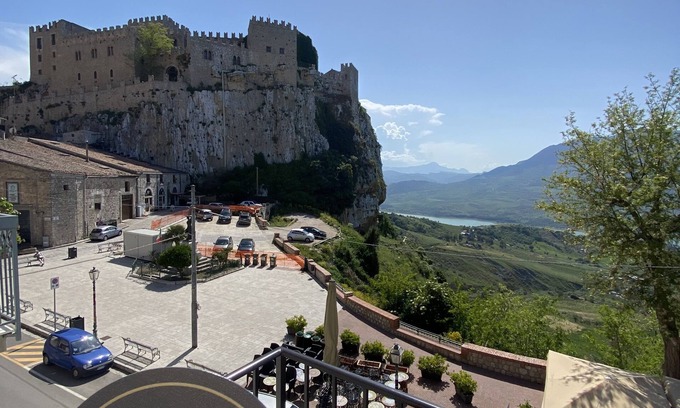 Caccamo Apartment | THE DUKE HOUSE HOLIDAY PRESTIGE