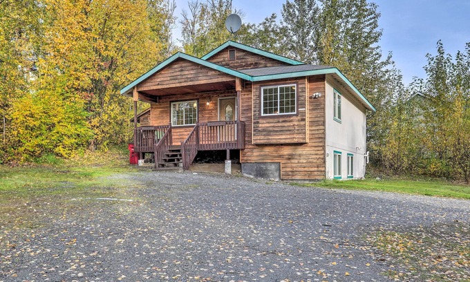 Tanaina House | 'The Eagles Nest:' 3 Mi to Downtown Wasilla!