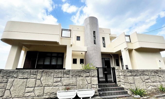 Yamato House | The East China Sea is right in front of you A spacious ocean view rental villa for up to 20 people/Oshima-gun Kagoshima