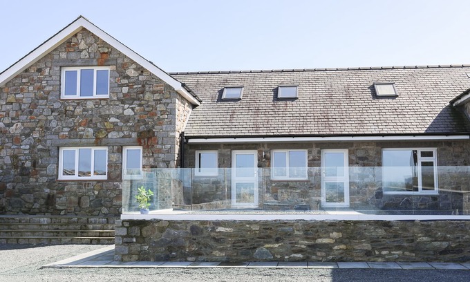 Dwyran House | THE ELBERRY, pet friendly, with open fire in Newborough