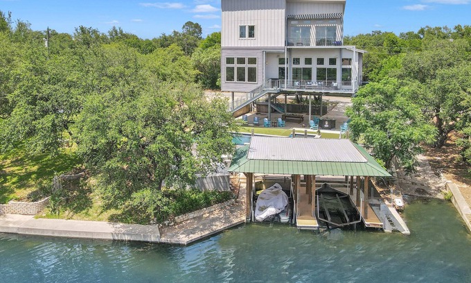 Kingsland House | The Elevated Retreat | Concierge Services