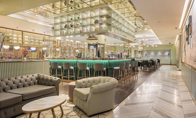 Santos Hotel | The Emerald House Lisbon, Curio Collection By Hilton