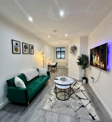 Leicester City Centre Apartment | The Emerald Suite - 1BR - City Centre