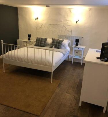 Chysauster Hotel | The Engine Inn