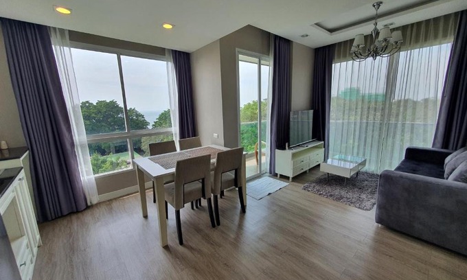 Saen Suk Apartment | The Exclusive @WON Beach Suite & Toproof Pool