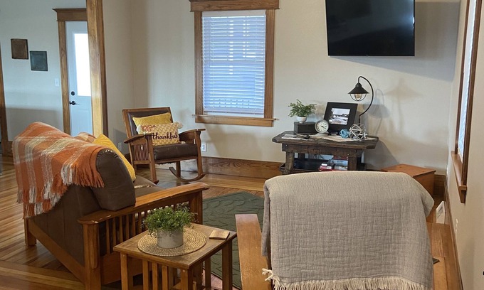 Cascade House | The Falls Inn-A renovated 2-story 3 bedroom house next to river in Cascade, IA