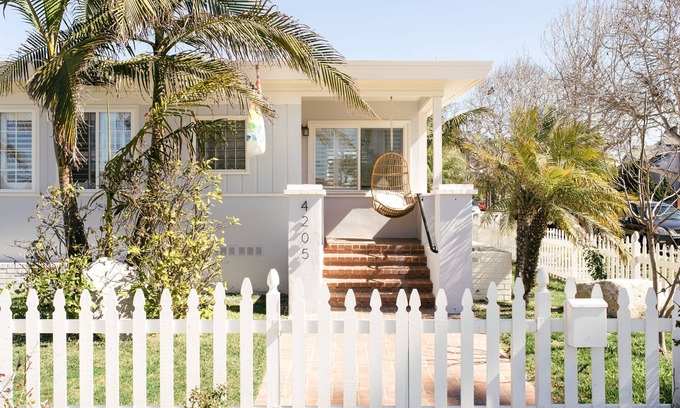 Crown Point House | The Family Beach House
