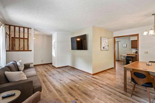 Hamilton House | The Family Nook - Home for 8