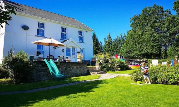 Cwm-twrch Isaf House | The Farmhouse