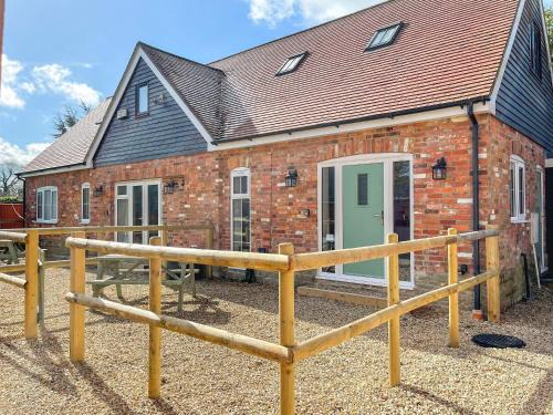 Child Okeford House | The Firs - Uk33999