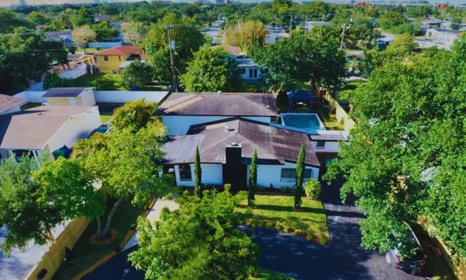 Ives Estates House | The Flamingo House MIA