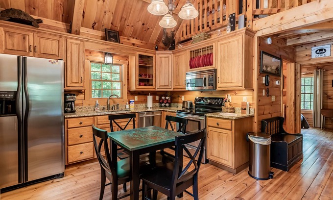 Peach Glen Cabin | The Forest House @ Warren Lake Grounds