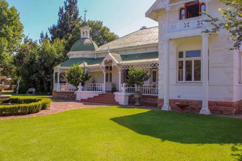 Klerksdorp Bed & Breakfast | The Fountain Villa