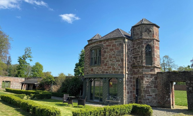 Laurencekirk Cottage | The Garden Rooms - romantic turreted cottage, Aberdeenshire