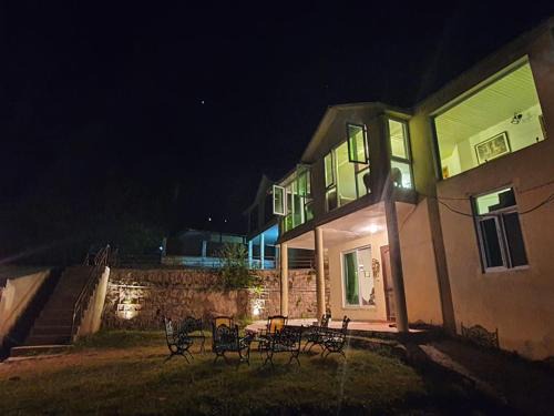Dhirkot Villa | The Generals Inn