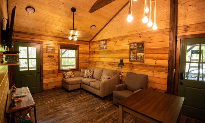 Harriet Cabin | The Gilead Log Cabin