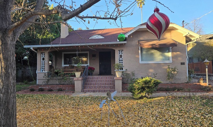 Pasadena House | The Gingko House - Private Suite with Living Room
