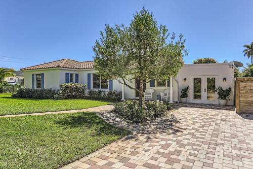 Southside House | The Glenn House - Gather Poolside in a Breezy South End Getaway