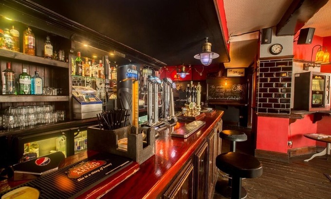 Chester Hotel | The Golden Eagle