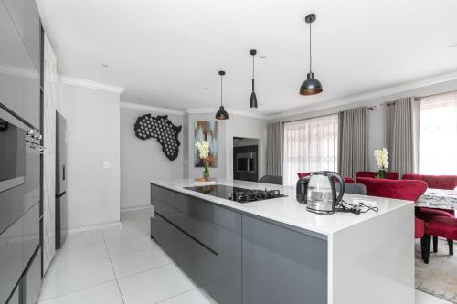 Kempton Park Apartment | The Golden Place