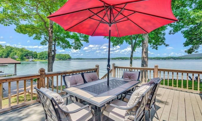 Huddleston House | The Grandview Lodge, Oasis at Smith Mountain Lake!