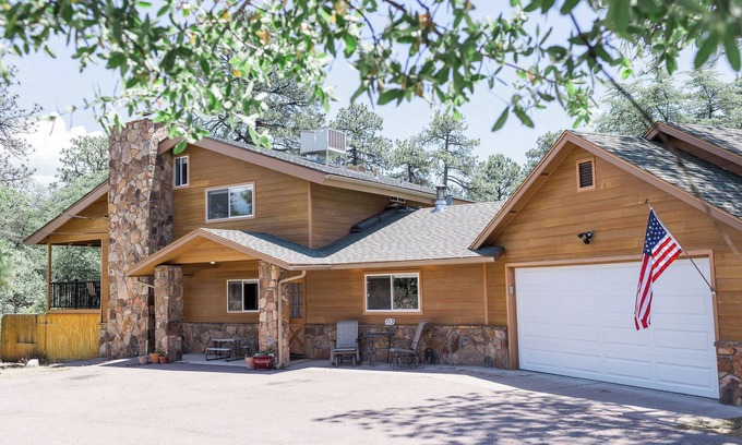 Payson House | The Granite House: Spacious 5-bedroom house in charming Payson with WiFi, AC
