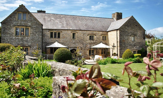 Bridgend Hotel | The Great House Hotel & Restaurant