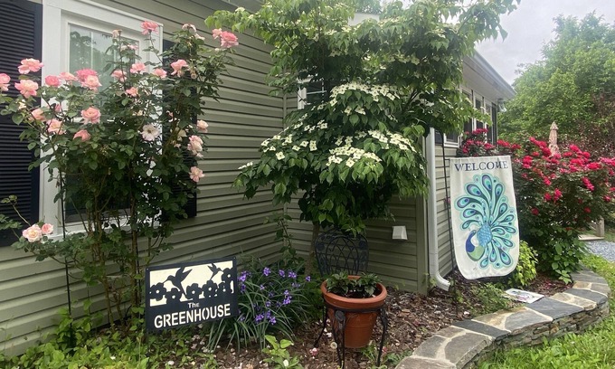 High Point Cottage | The Green House Beautiful Vintage Cottage