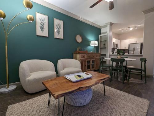 Nassau Bay Apartment | The Green Room 2 - 1BD 1BA near NASA JSC