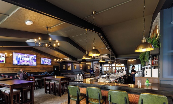 Halswell Hotel | The Halswell Accommodation