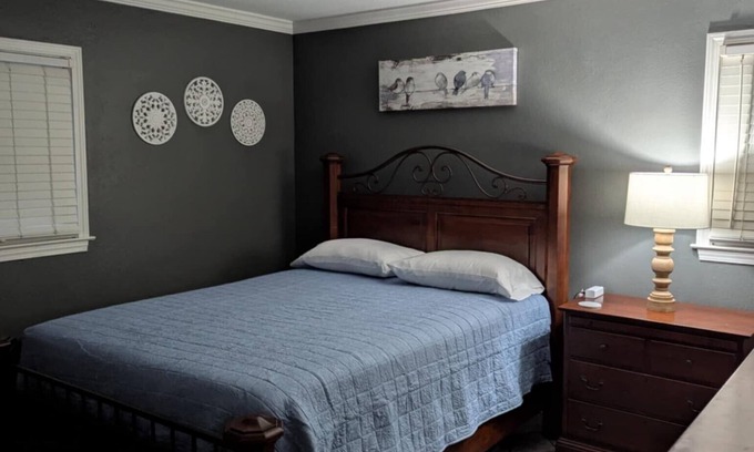 Tifton House | The Hand Homestead