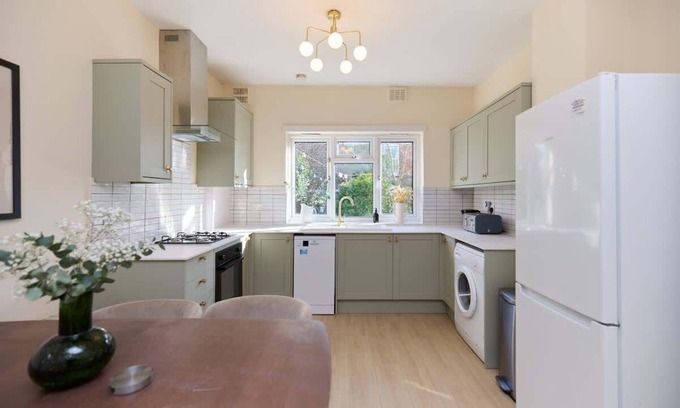 Harlesden Apartment | The Harlesden Retreat - Stunning 1BDR with Garden