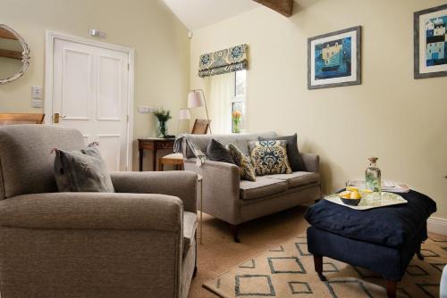 Walwick House | The Hat Shop